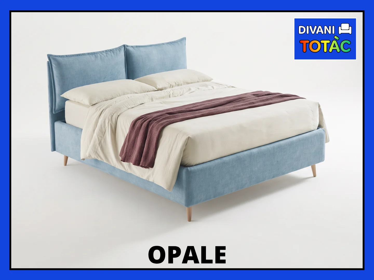 Letto matrimoniale Opale azzurro con testiere morbide e coperta bordeaux.